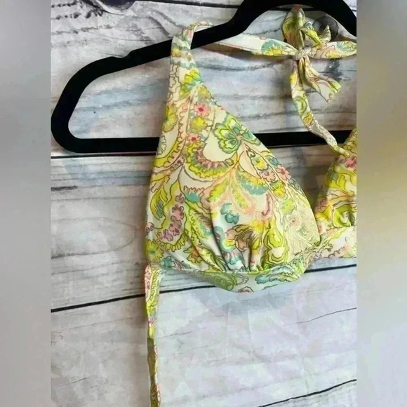 Victoria Secret paisley patterned triangle bikini top - Picture 2 of 6